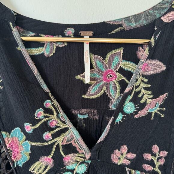 Free People Just the Two of Us Boho Crochet Lace Black and Pink Floral Tunic S - Picture 11 of 12